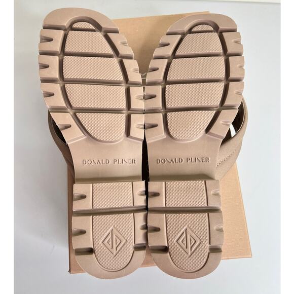 Donald Pliner Barbera Crepe Elastic Light Taupe Lug Sole Thong Flip Flops W 7.5 - Picture 8 of 12